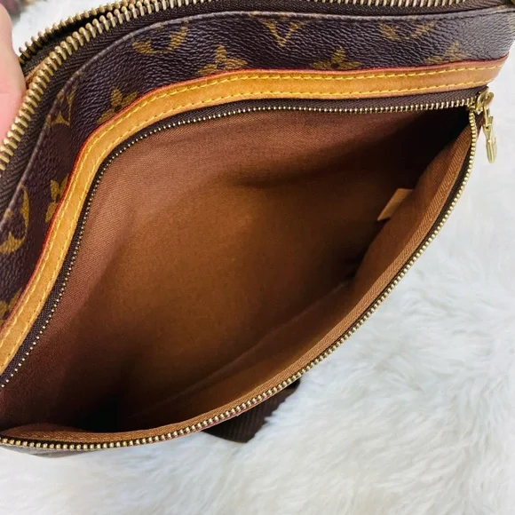 LOUIS VUITTON MONOGRAM POCHETTE BOSPHORE CROSSBODY BAG MI1006 ‼️PURGE SALE‼️ - Picture 6 of 16